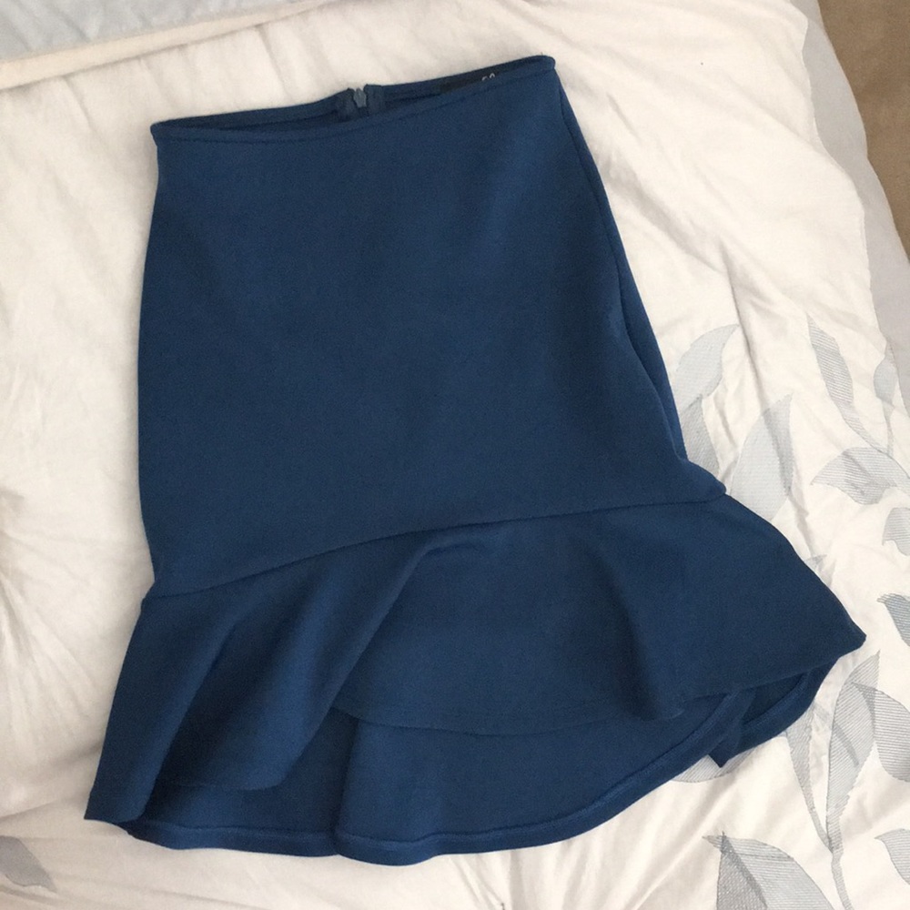 Lulus trumpet skirt